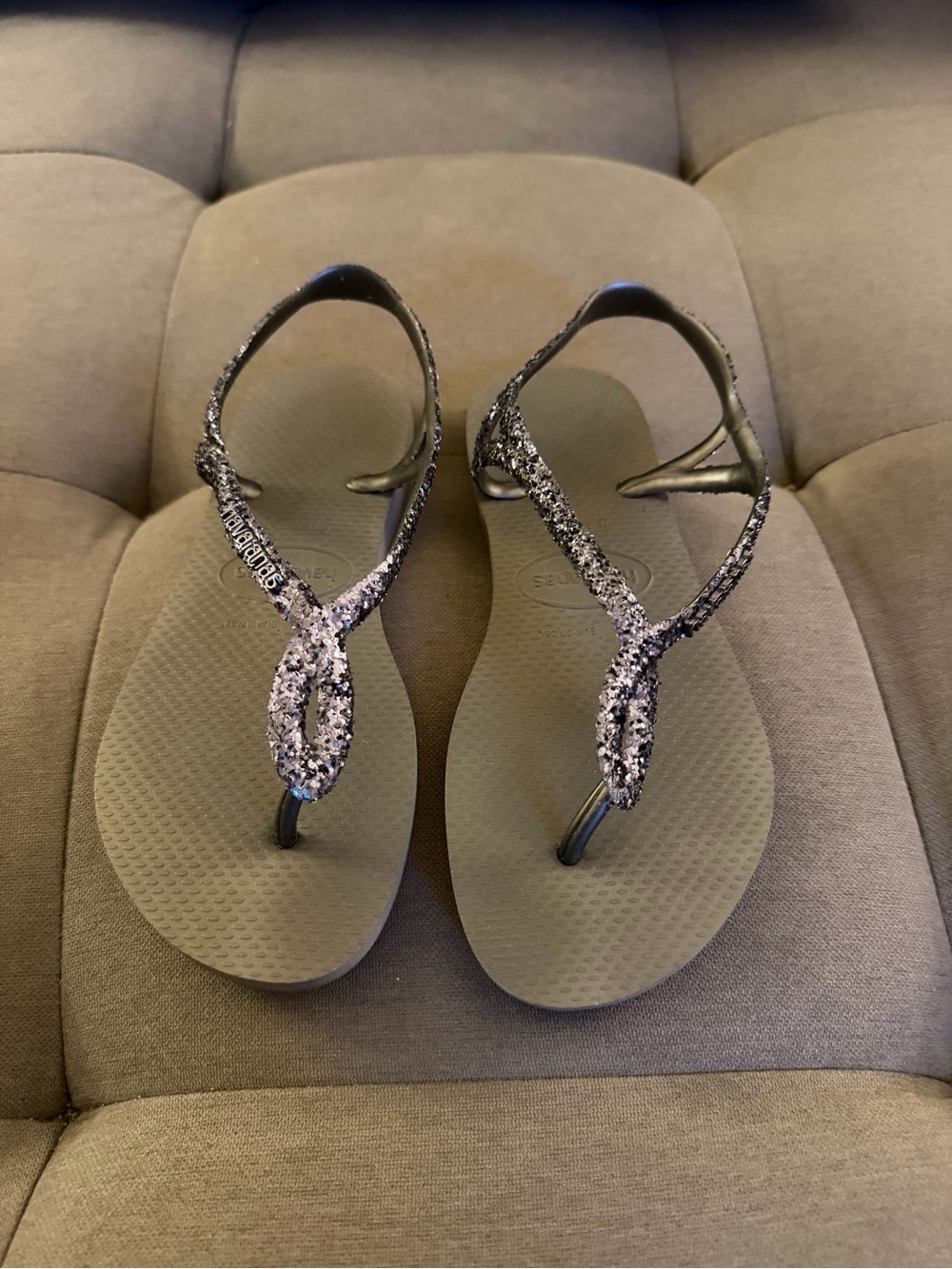 Havaianas Black Glitter T-Strap Sandals